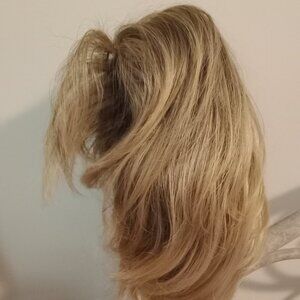 Short golden blonde brown wig